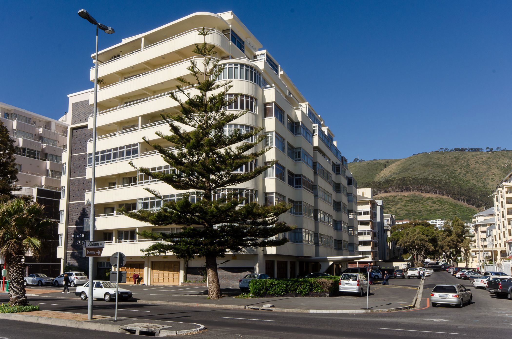 Apartment sold in Sea Point - AS1700764
