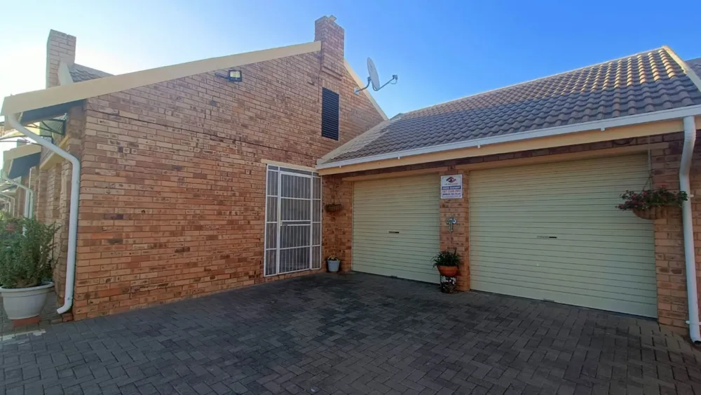 Townhouse to rent in Langenhovenpark - 1BX1754516 Townhouse to rent in Langenhovenpark - 1BX1754516