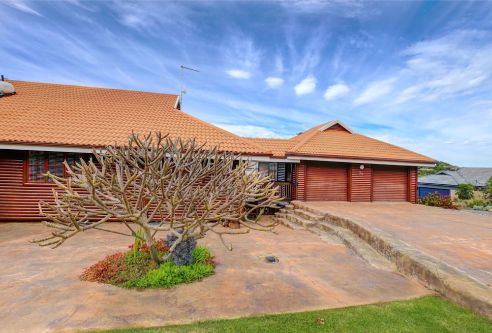 Golf estate house for sale in Dolphin Creek - 1MB1720742