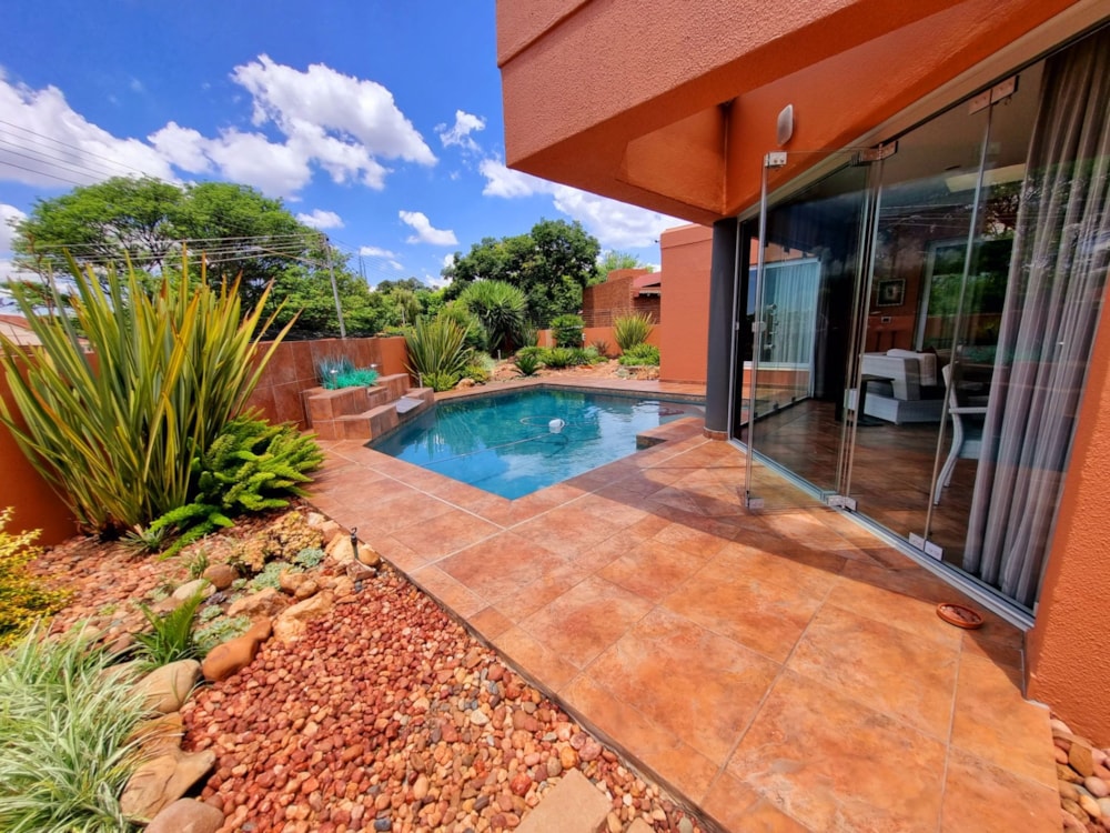 Double-storey house sold in Lynnwood, Pretoria East - PT1671656 Double-storey house sold in Lynnwood, Pretoria East - PT1671656