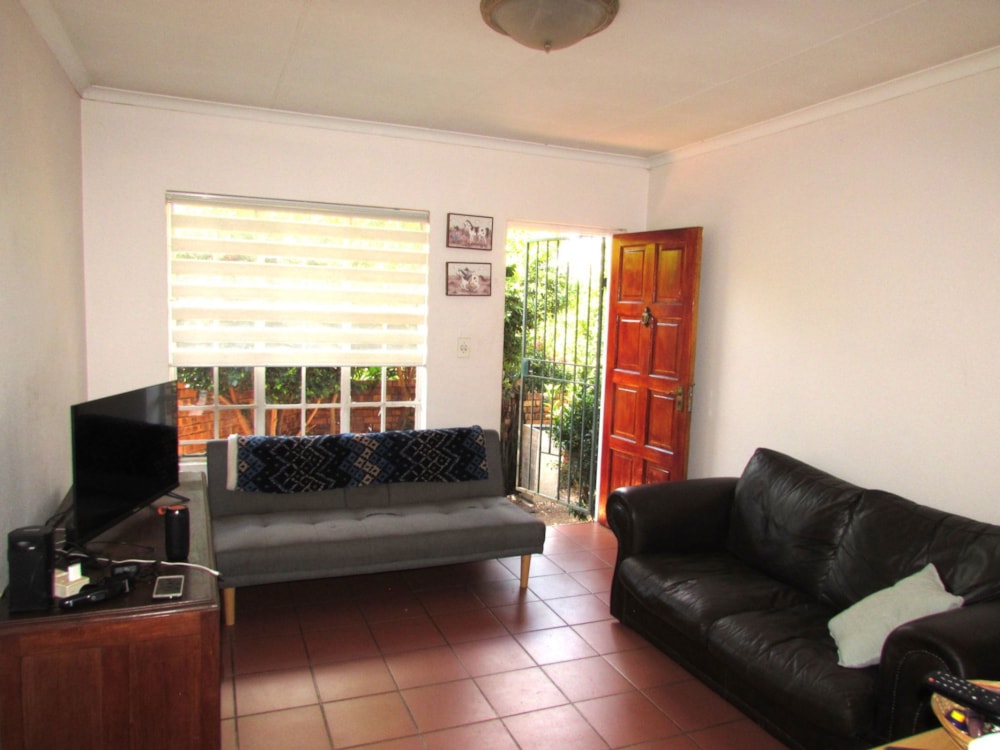 Townhouse sold in Hennopspark - CN1691860 Townhouse sold in Hennopspark - CN1691860