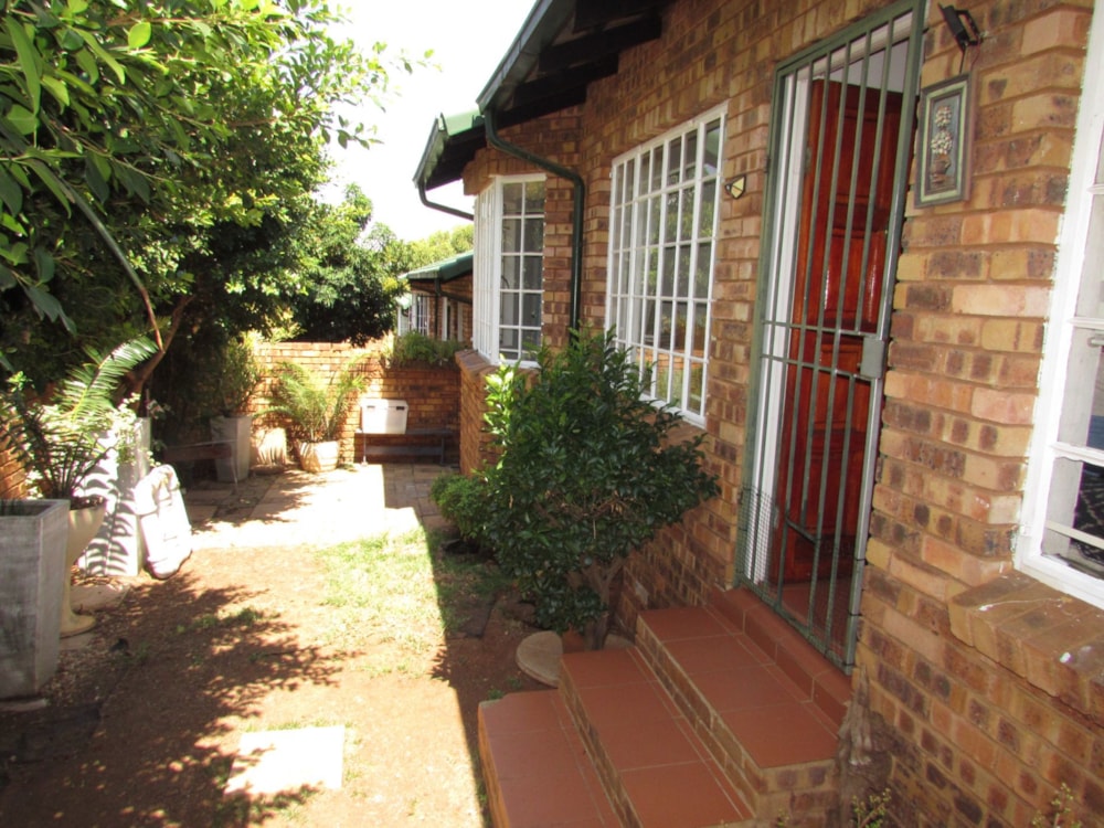 Townhouse sold in Hennopspark - CN1691860 Townhouse sold in Hennopspark - CN1691860