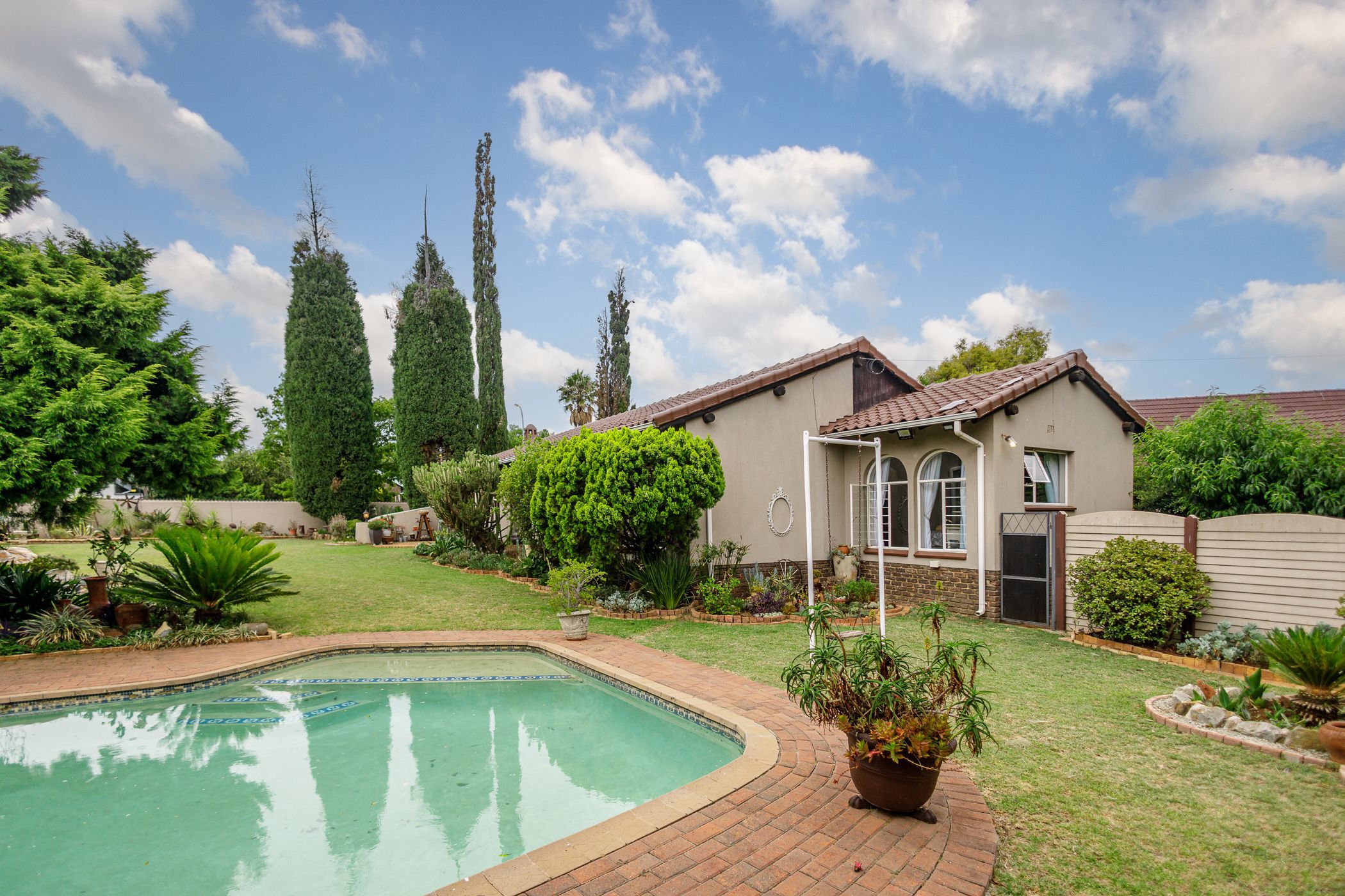 House for sale in Farrarmere - EN1706207