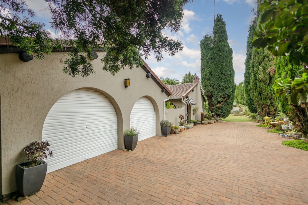 House for sale in Farrarmere - EN1706207 House for sale in Farrarmere - EN1706207