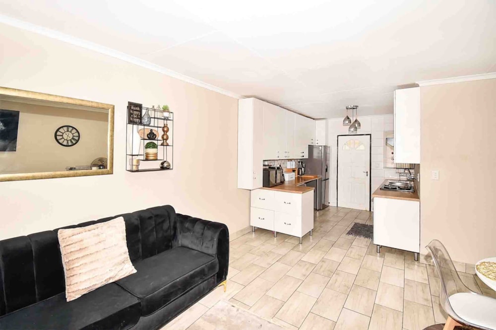 Townhouse sold in Wilgeheuwel - RDT1685160 Townhouse sold in Wilgeheuwel - RDT1685160