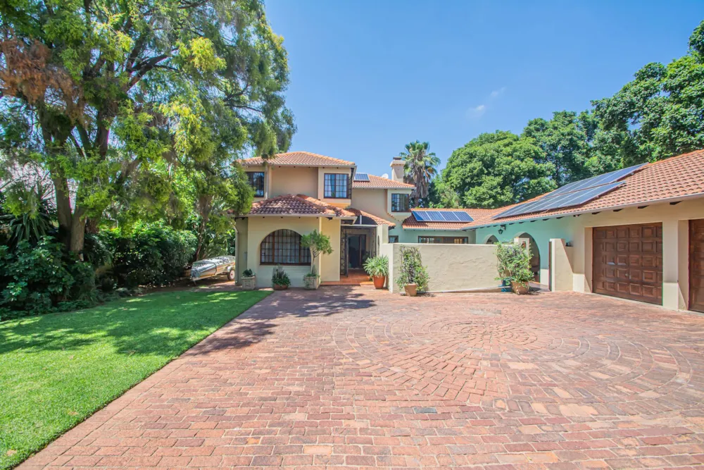 Double-storey house for sale in Waterkloof, Pretoria East - PT1641454 Double-storey house for sale in Waterkloof, Pretoria East - PT1641454