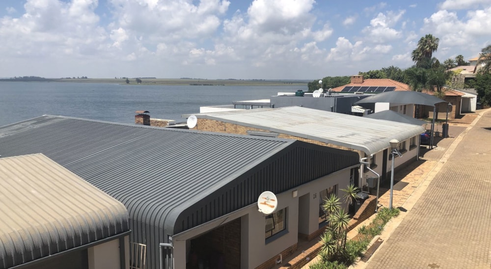 Security complex home for sale in Bronkhorstbaai - PRN1640305 Security complex home for sale in Bronkhorstbaai - PRN1640305