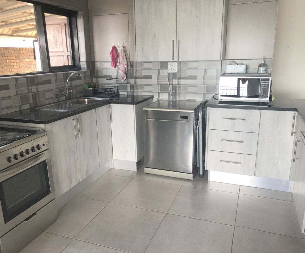 Security complex home for sale in Bronkhorstbaai - PRN1640305 Security complex home for sale in Bronkhorstbaai - PRN1640305