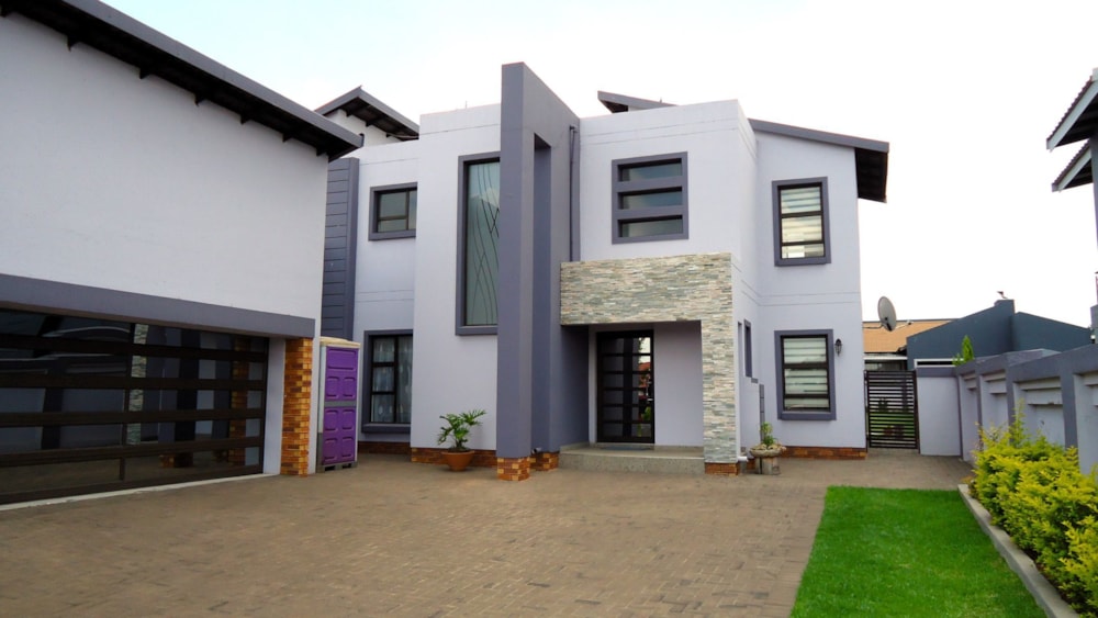 House for sale in Helderwyk Estate - 1BJ1640835 House for sale in Helderwyk Estate - 1BJ1640835