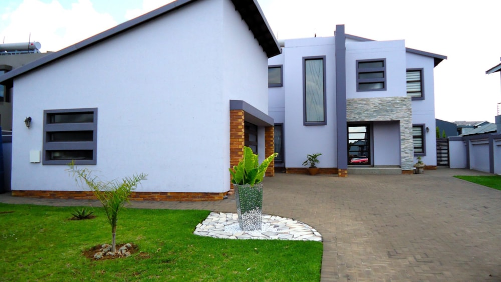 House for sale in Helderwyk Estate - 1BJ1640835 House for sale in Helderwyk Estate - 1BJ1640835