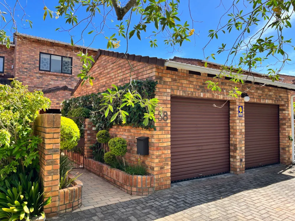 Townhouse to rent in Walmer - 1PLZ1730200