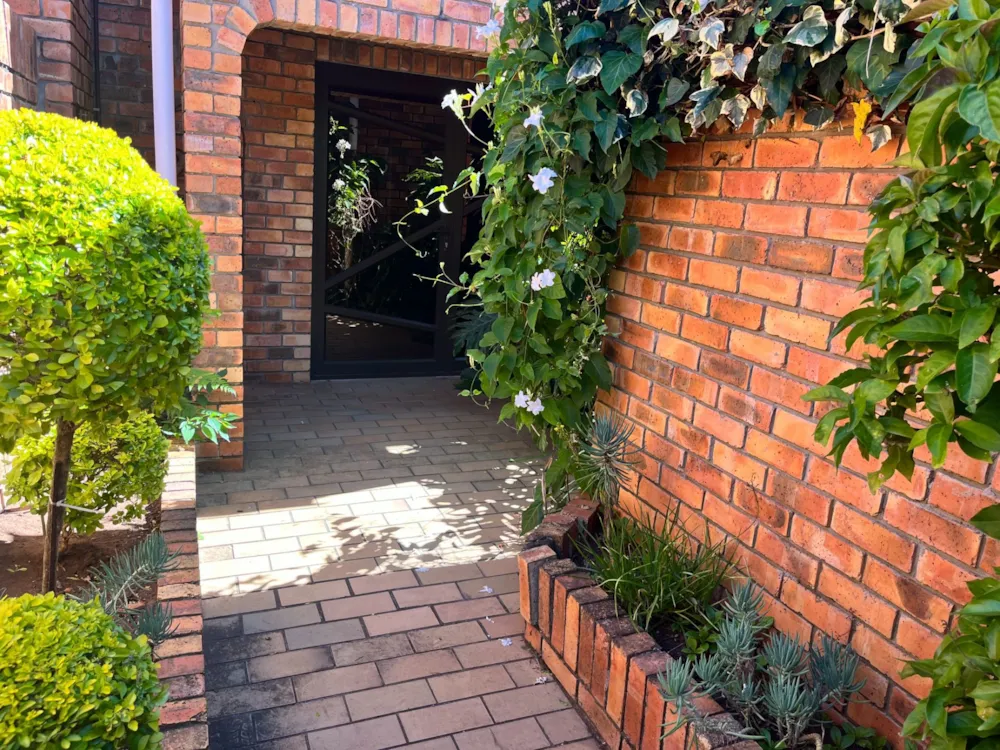 Townhouse to rent in Walmer - 1PLZ1730200