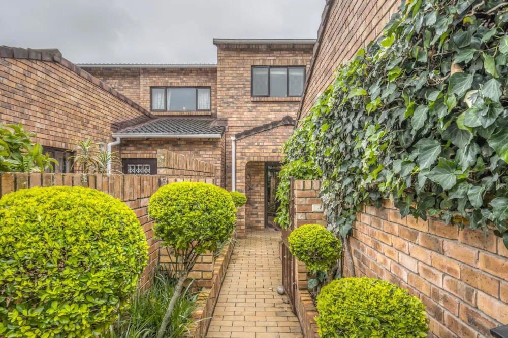 Townhouse to rent in Walmer - 1PLZ1730200