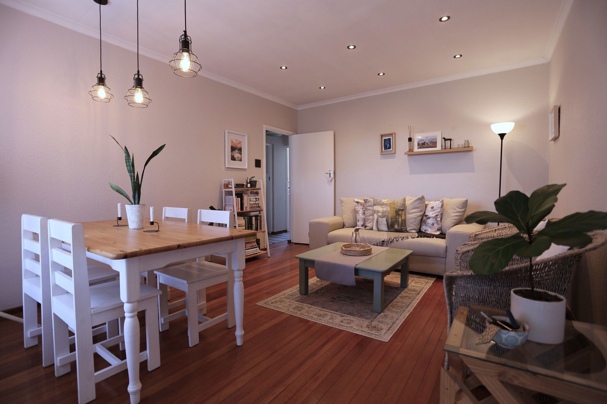 Apartment let in Kenilworth, Cape Town - RBL1681514