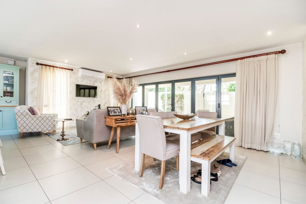 Double-storey cluster let in Broadacres - FYL1710468 Double-storey cluster let in Broadacres - FYL1710468