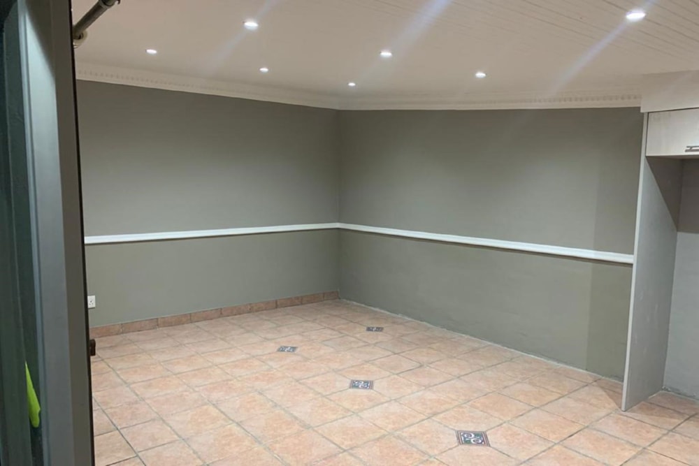 Garden cottage let in Newton Park - 1PLZ1679477 Garden cottage let in Newton Park - 1PLZ1679477