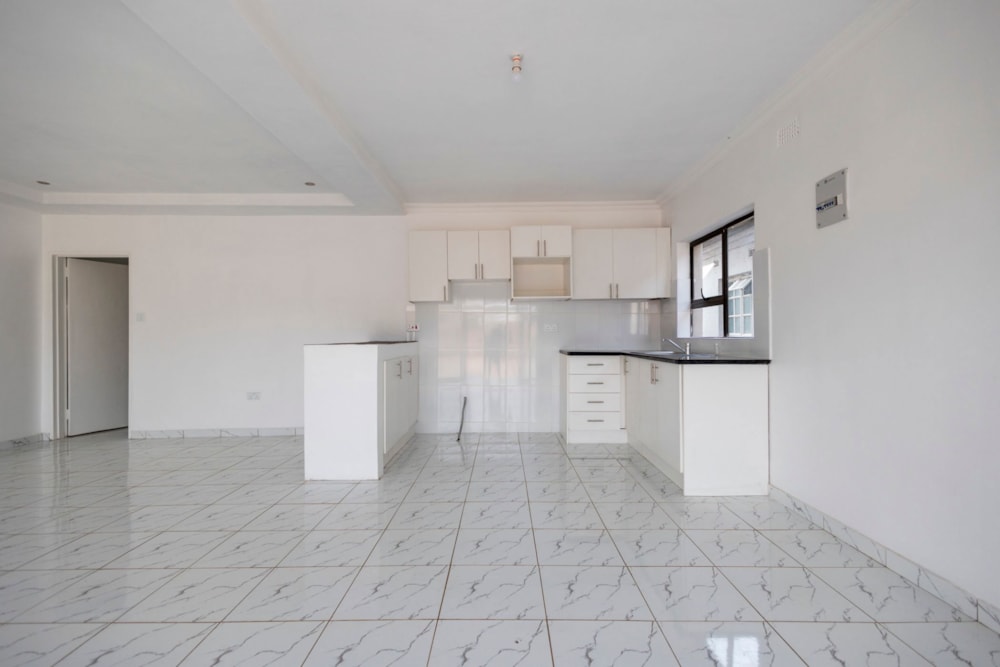 Single-storey cluster for sale in Bluffhill, Zimbabwe - 3ZB1639566