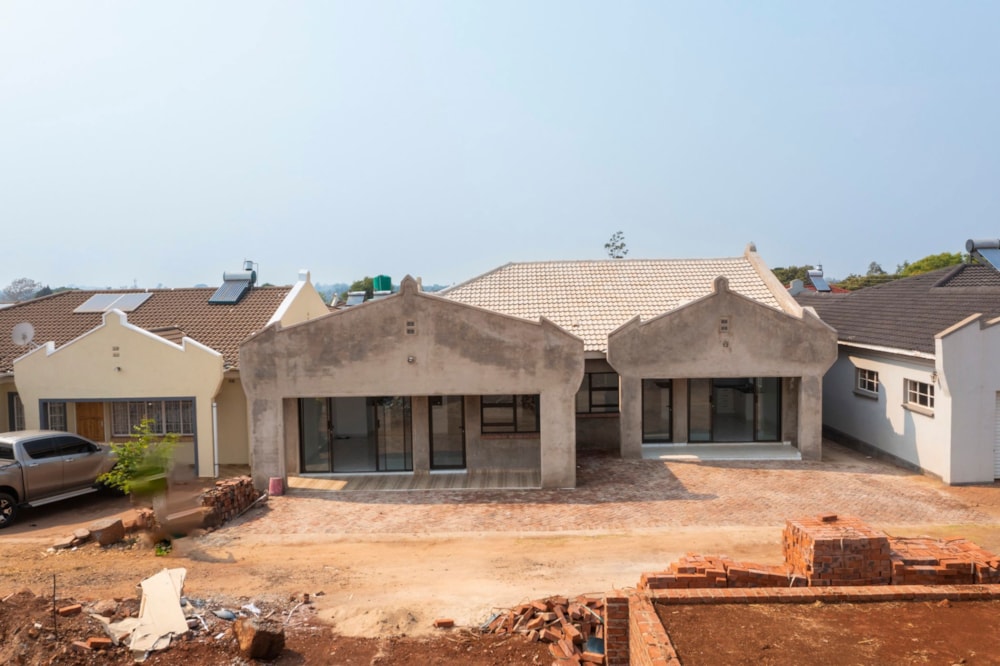 Single-storey cluster for sale in Bluffhill, Zimbabwe - 3ZB1639566