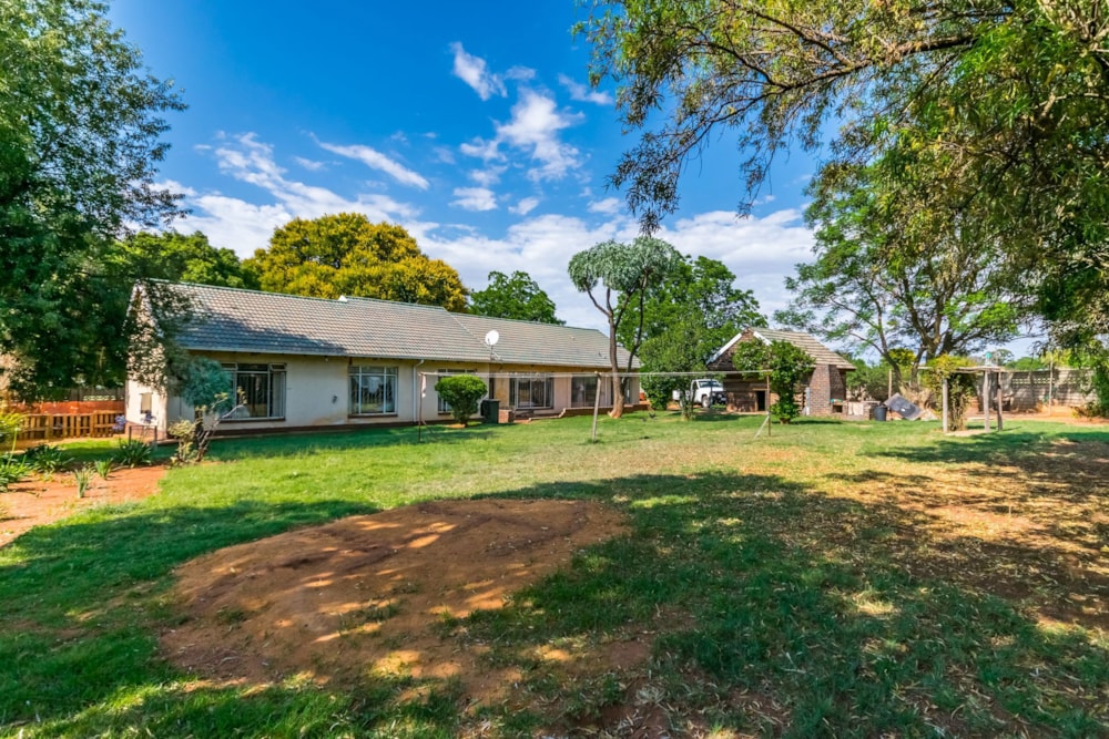 Smallholding sold in Ten Acres - 1KR1639670 Smallholding sold in Ten Acres - 1KR1639670