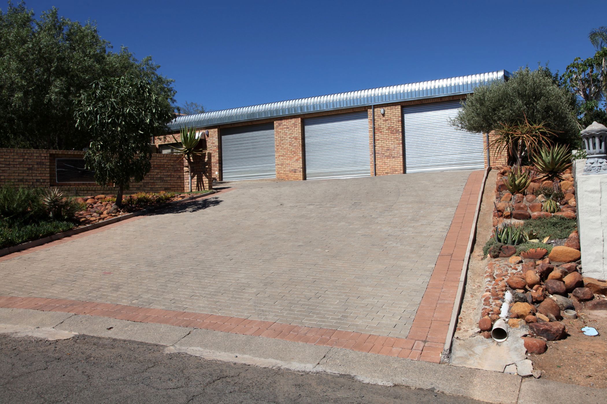 House for sale in Vanderkloof - 1KK1639713