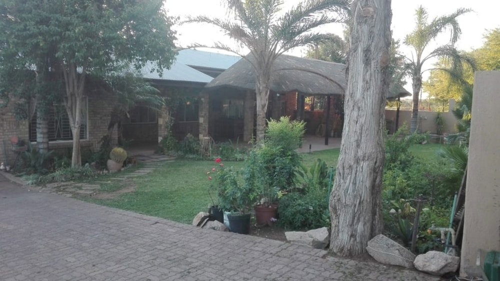 House for sale in Olyvenhoudtsdrift - 1NA1641096