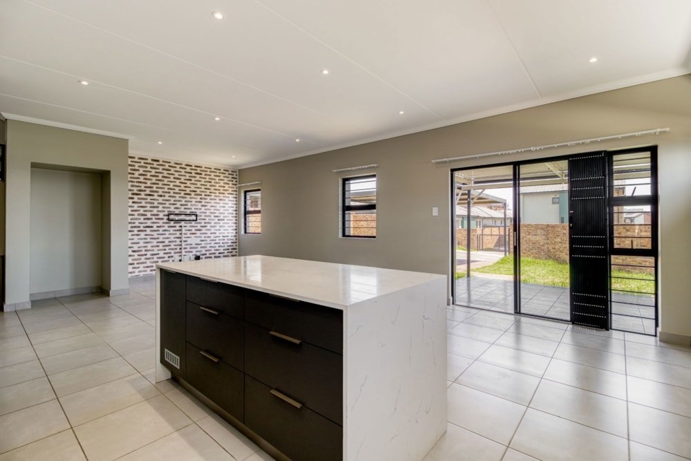 Double-storey house sold in Lion Pride - FW1640982 Double-storey house sold in Lion Pride - FW1640982