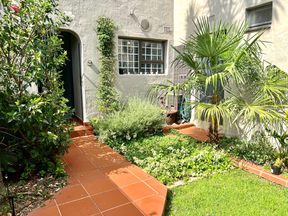 Townhouse let in River Club, Sandton - JBL1686422