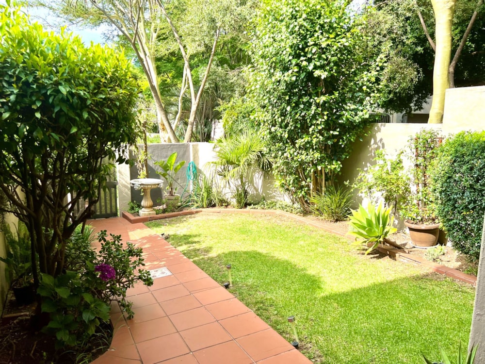 Townhouse let in River Club, Sandton - JBL1686422