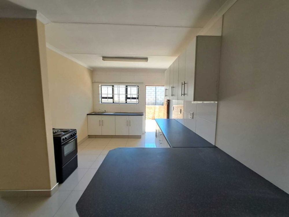 Security complex home for sale in Kokstad - 1UB1643114