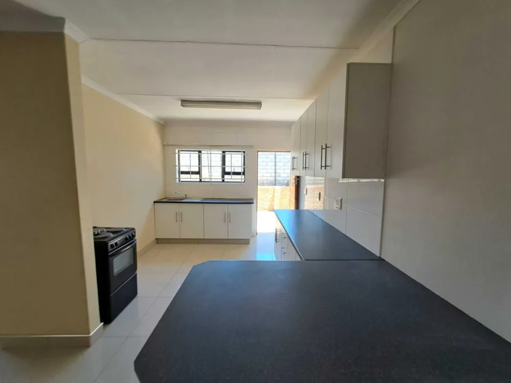 Security complex home sold in Kokstad - 1UB1643114 Security complex home sold in Kokstad - 1UB1643114