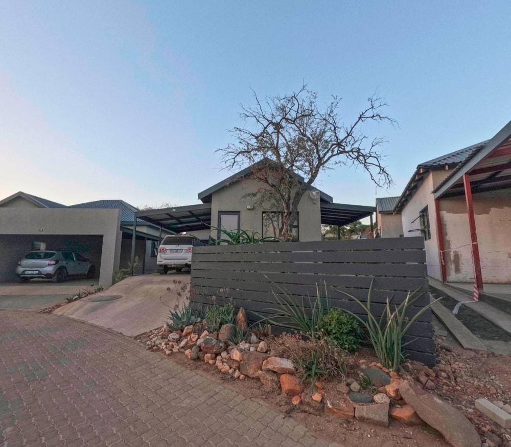 House let in Zandspruit Bush & Aero Estate - 1HS1685345 House let in Zandspruit Bush & Aero Estate - 1HS1685345