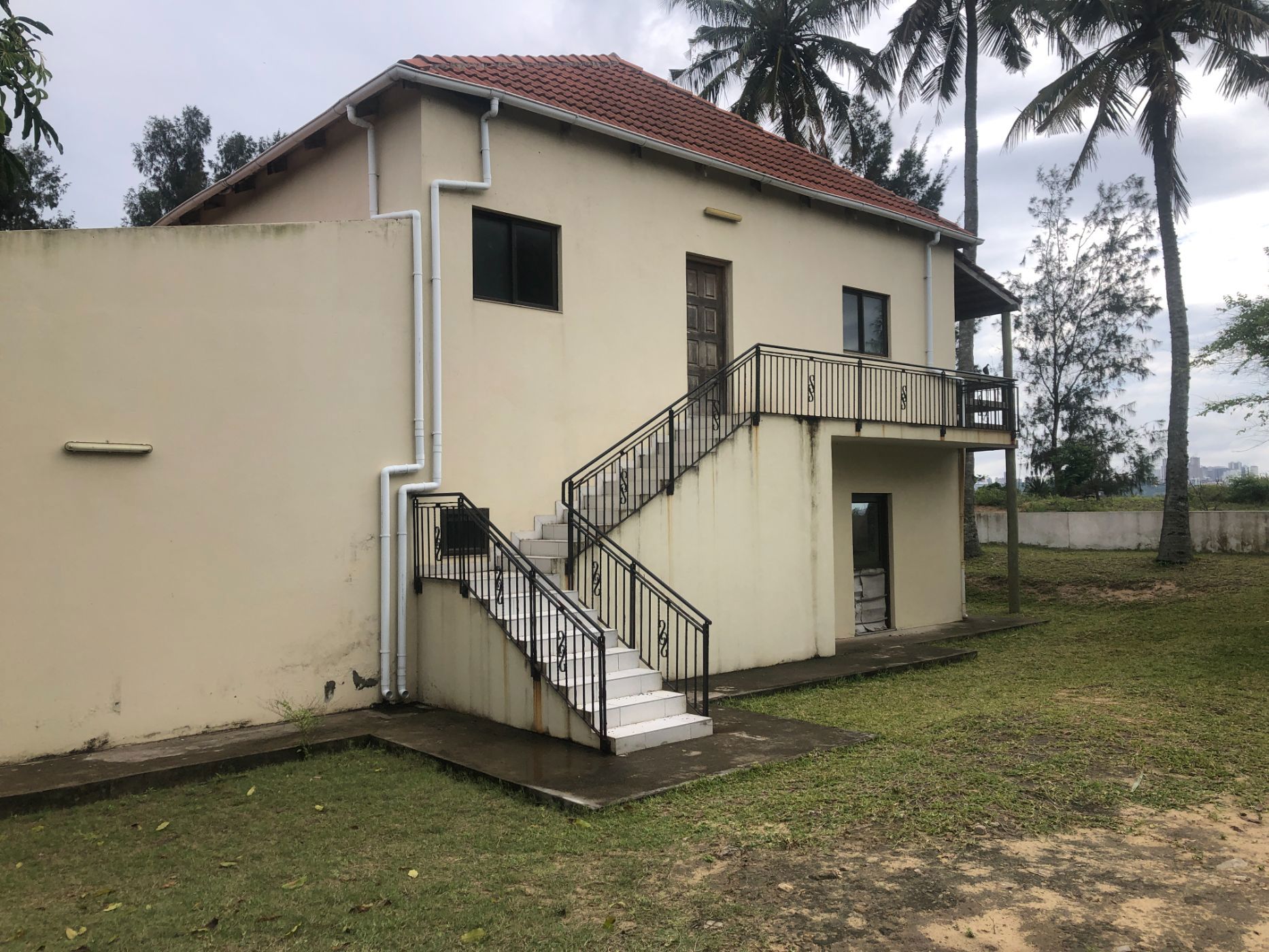 Beachfront villa to rent in Catembe, Mozambique - 3MQ1640991