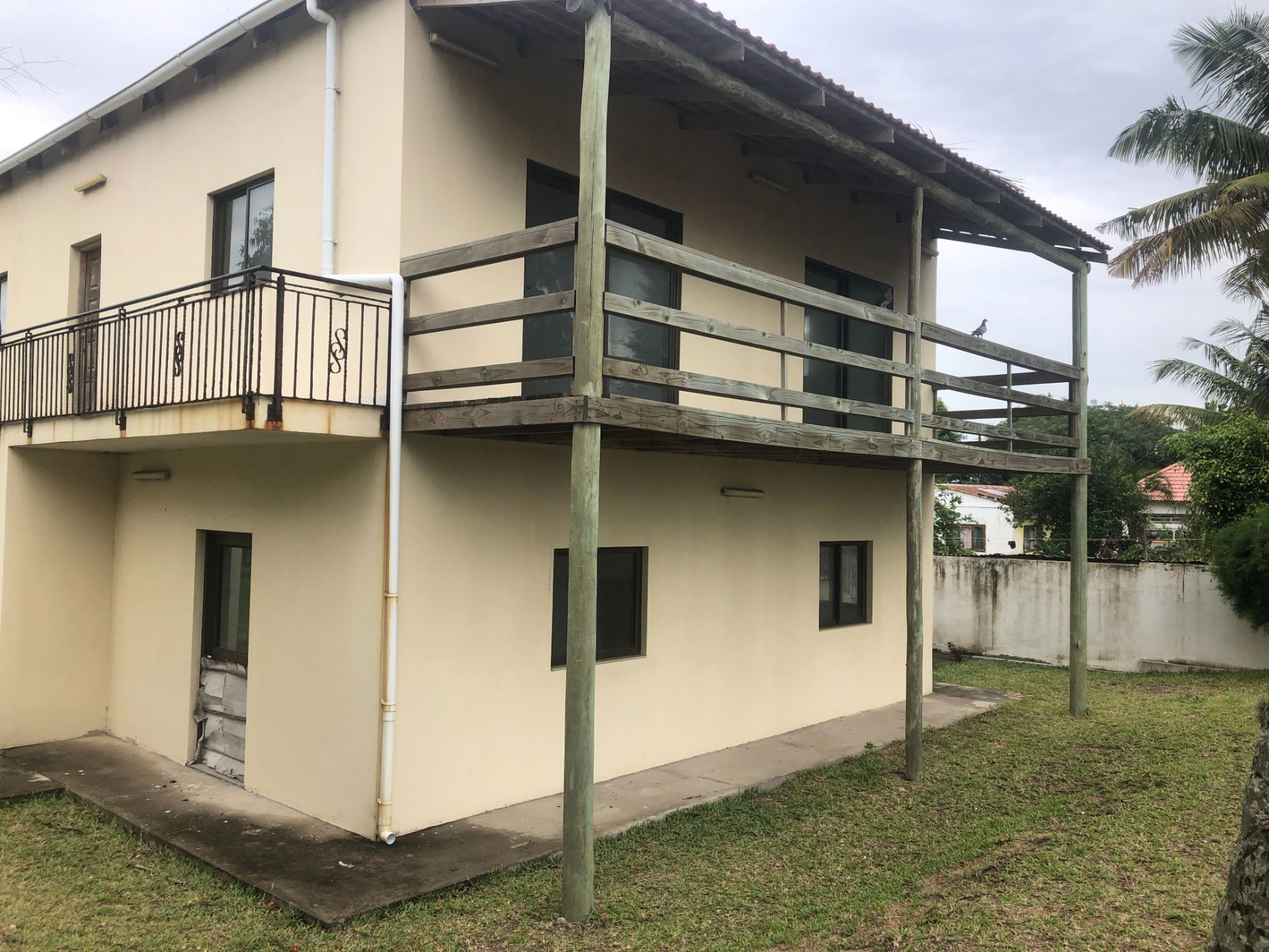 Beachfront villa for sale in Catembe, Mozambique - 3MQ1640994