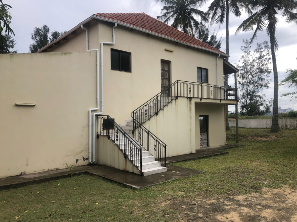 Beachfront villa for sale in Catembe, Mozambique - 3MQ1640994