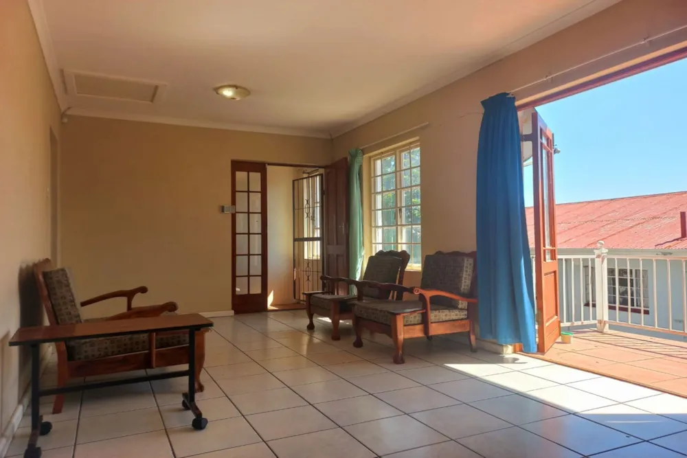 Multi-storey apartment sold in Grahamstown Central (Makhanda Central)  - 1GC1639962