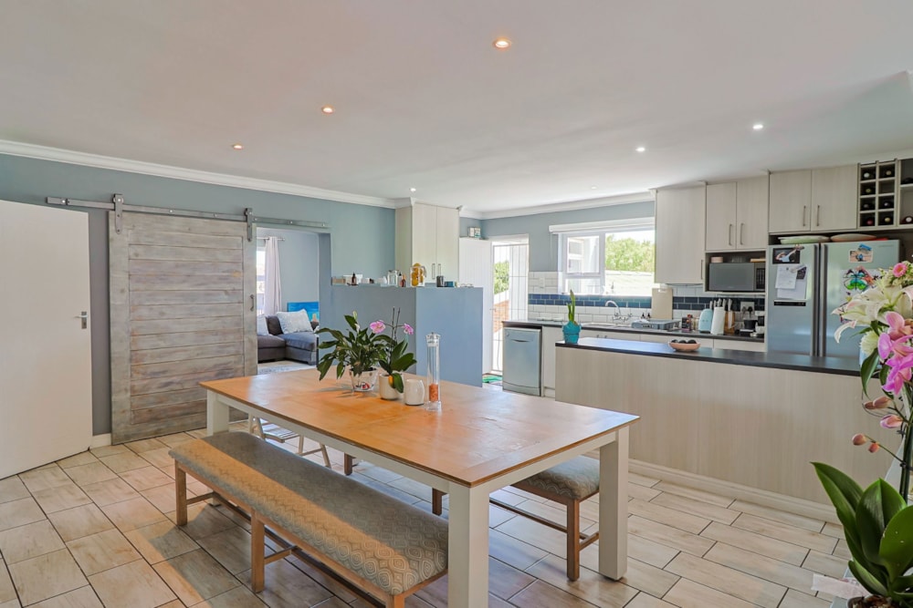 Double-storey house for sale in Voelklip - HF1724407 Double-storey house for sale in Voelklip - HF1724407