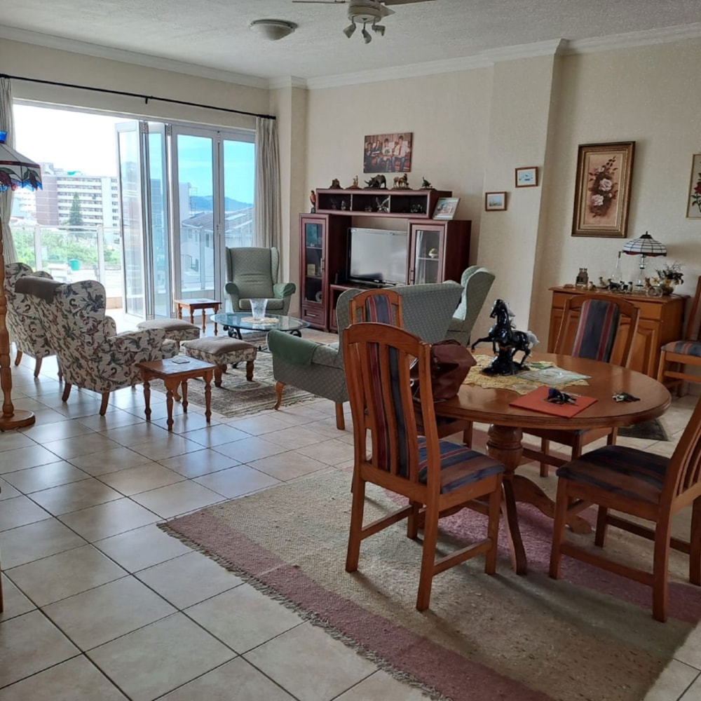Multi-storey apartment for sale in Scottburgh - 1si1641278