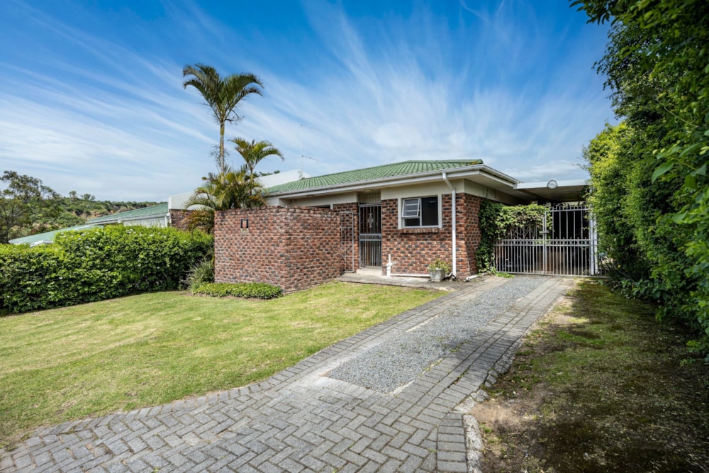 Townhouse sold in Abbotsford, East London - 1EZ1679882 Townhouse sold in Abbotsford, East London - 1EZ1679882