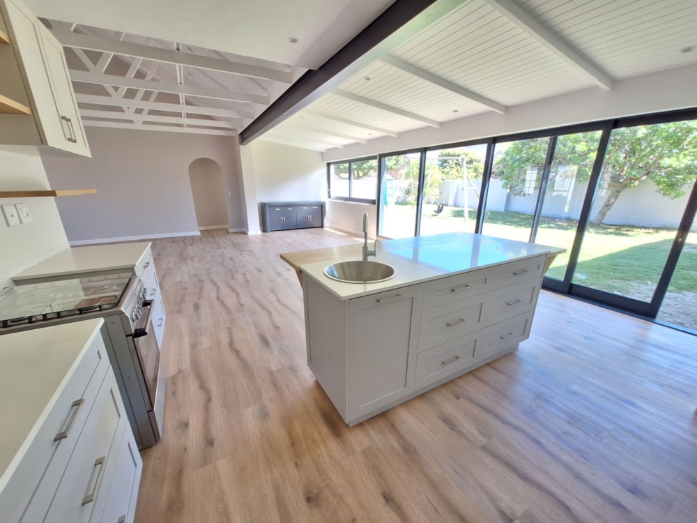 House to rent in Sandbaai - ONL1733572 House to rent in Sandbaai - ONL1733572