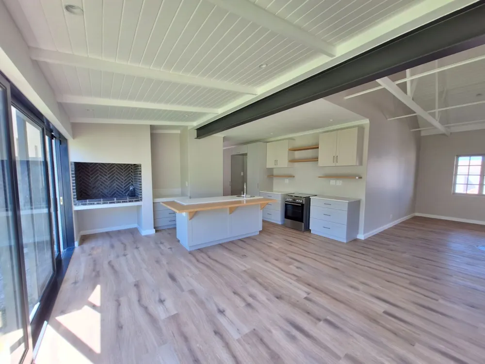 House let in Sandbaai - ONL1733572