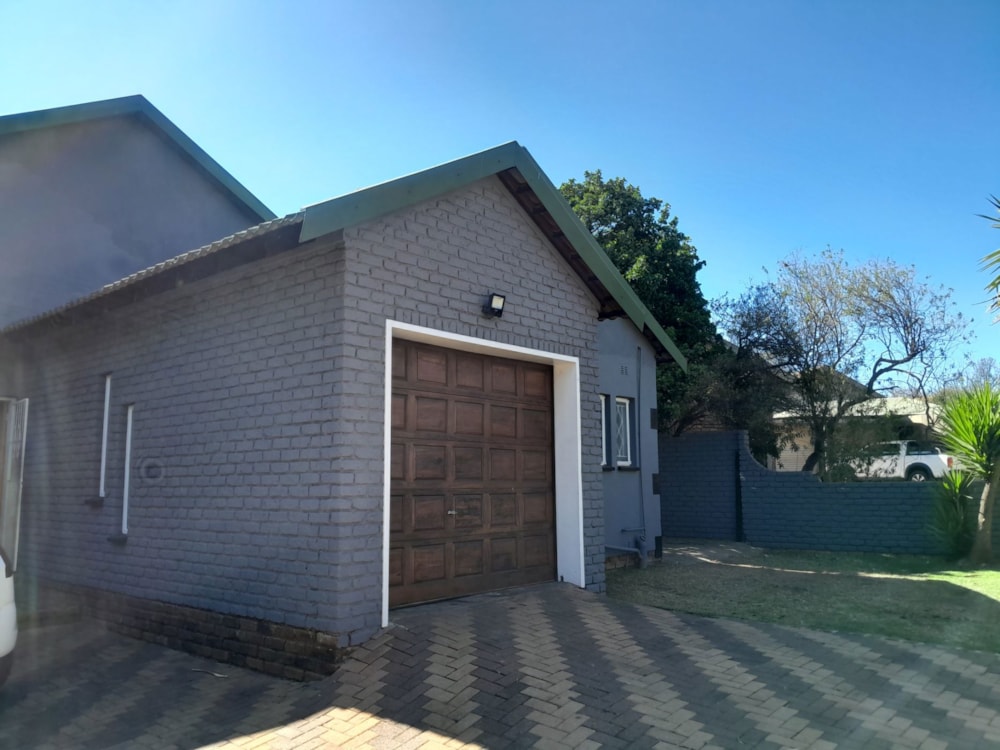 House for sale in Kanonkop, Middelburg, Mpumalanga - 1MD1742462 House for sale in Kanonkop, Middelburg, Mpumalanga - 1MD1742462