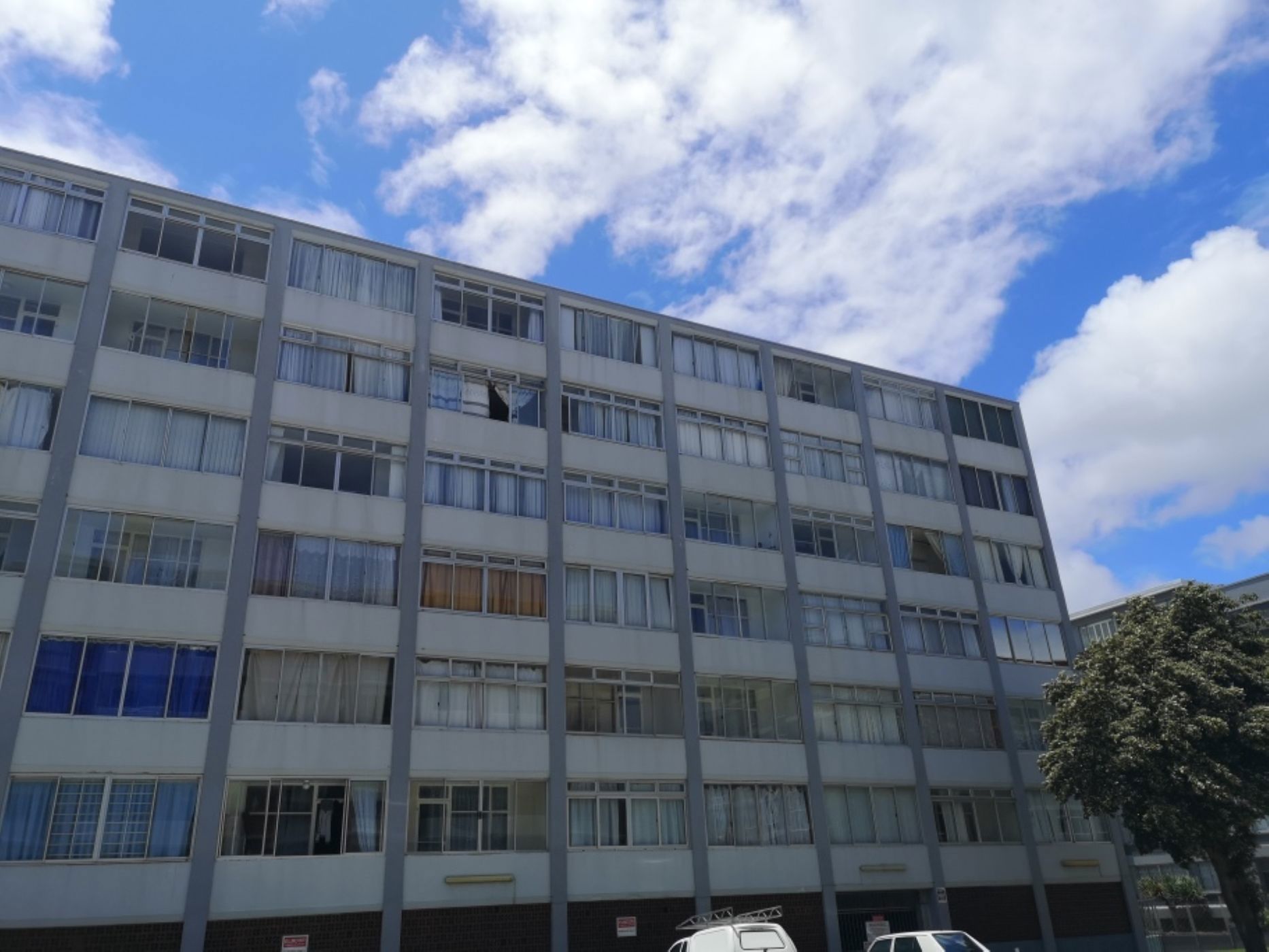 Bachelor apartment for sale in Humewood - 1PLZ1693869