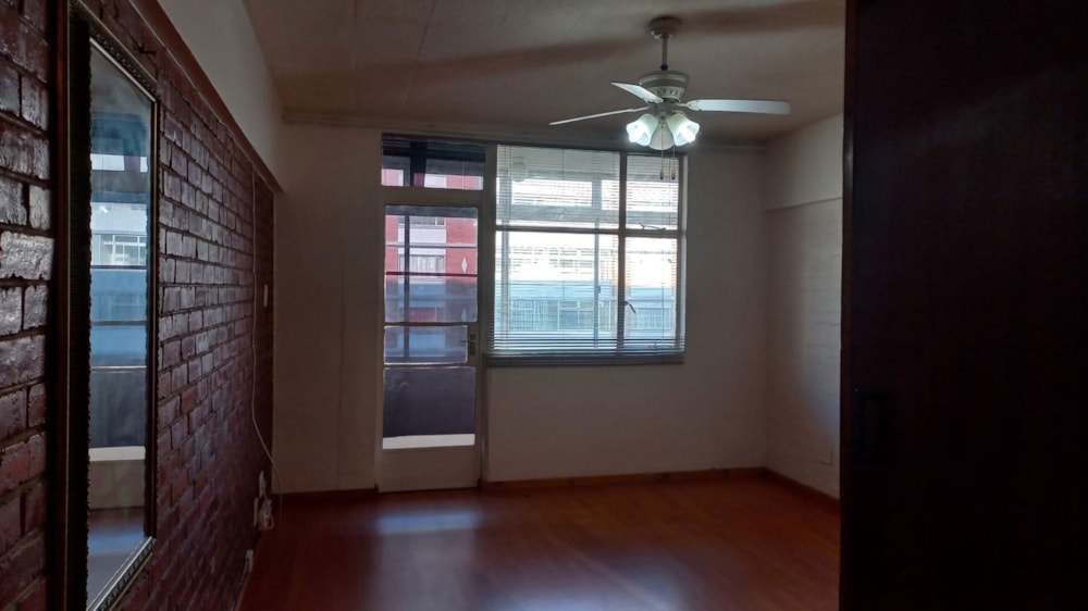 Bachelor apartment for sale in Humewood - 1PLZ1693869