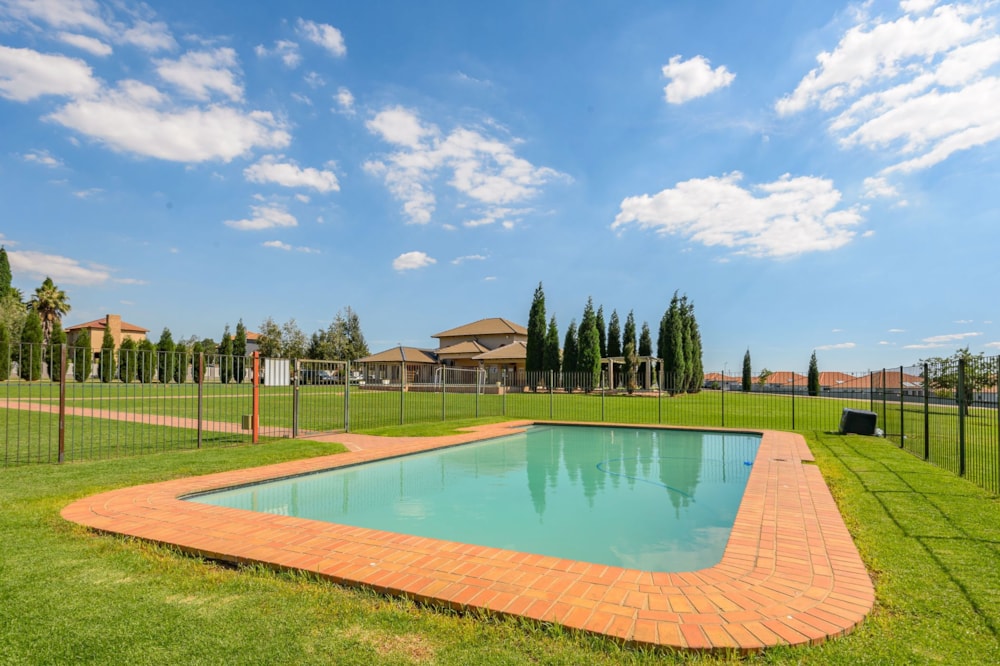 Apartment for sale in Parkrand - BOK1642607