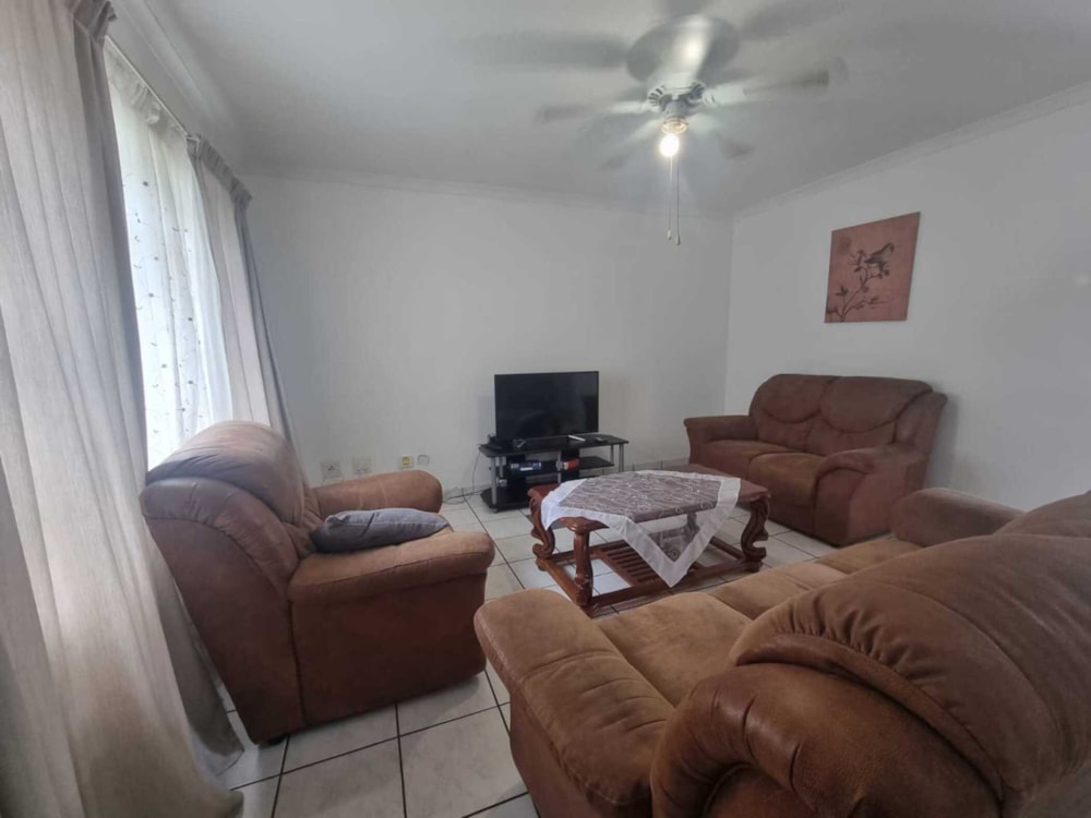 Security complex home to rent in Meer en See - 1RY1742942 Security complex home to rent in Meer en See - 1RY1742942