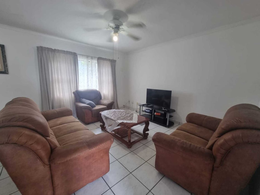 Security complex home to rent in Meer en See - 1RY1742942 Security complex home to rent in Meer en See - 1RY1742942