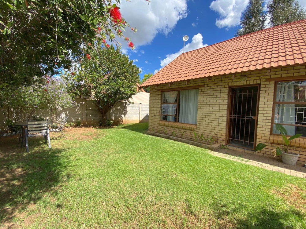 Townhouse to rent in Langenhovenpark - 1BX1734084 Townhouse to rent in Langenhovenpark - 1BX1734084