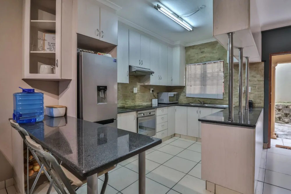 Apartment for sale in Amanzimtoti - 1WB1641599 Apartment for sale in Amanzimtoti - 1WB1641599