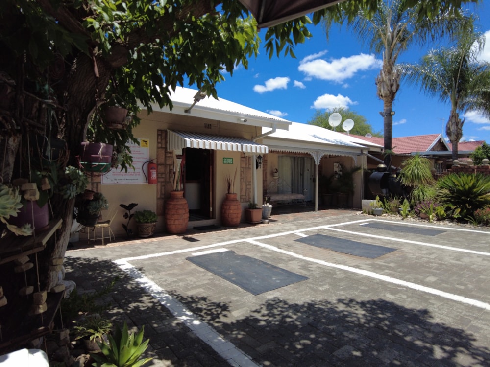 Commercial Building for sale in Rhodesdene - 1KJ1645537