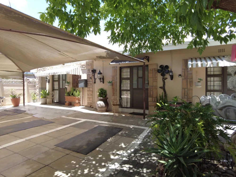 Commercial Building for sale in Rhodesdene - 1KJ1645537